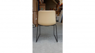chair-Pure-C art 0280 -leder-chair-sled-leather-cognac2