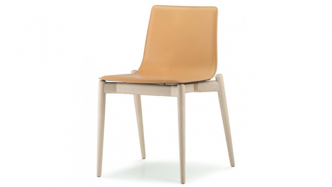 houten stoel met een zit in leder | art 76.392