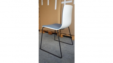 stoel 15.3964 sled base and front upholstery2