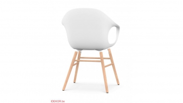 stoel met armleuningen & houten poten | art 10.05EE82