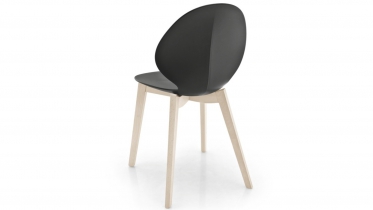 stoel met houten onderstel | art 43.13482