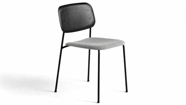 stoel met houten rug en bekleedde zit | art 60.10UPH